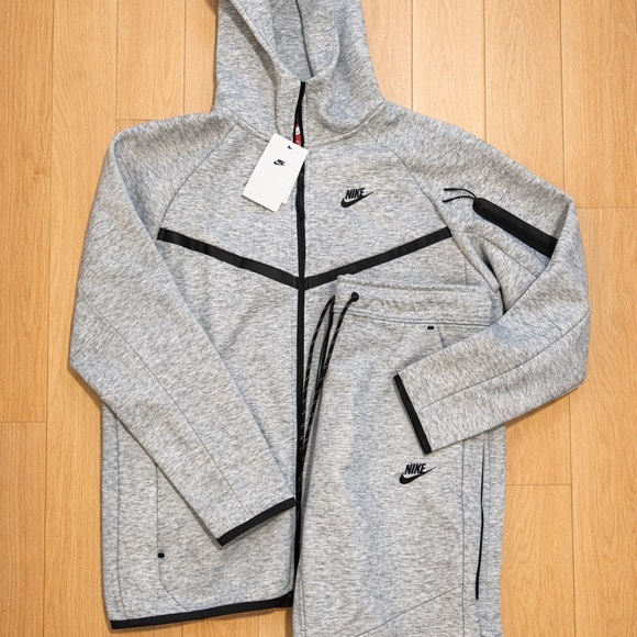Nike Heather Gray and Black Hoodie Set